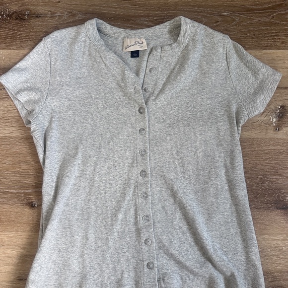 Universal Thread Light Gray Button-Down Shirt L - Picture 1 of 3